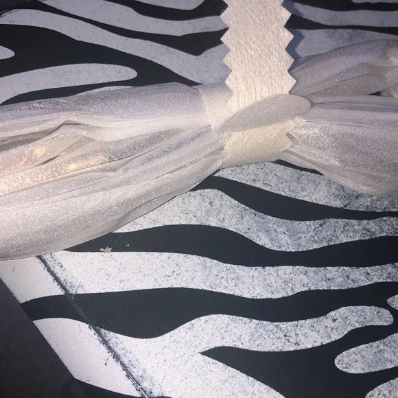 Elegant Gray Crocodile-Embossed Handbag(Ashley Hordge) - Picture 15 of 17